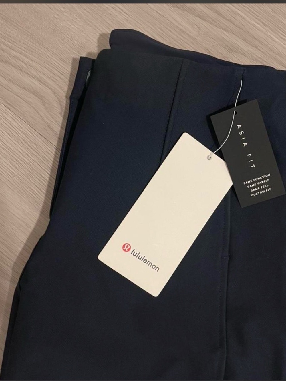 lululemon athletica Women’s Navy Asia Fit Wide-Leg Stretch Pants - Picture 3 of 4